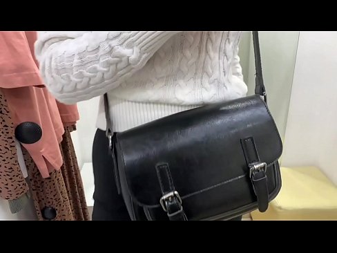 ❤️ Мастурбатсияи оммавии зани ҷавон ФералБерри бо дилдо дар утоқи мувофиқ ❤️❌ Шлюсҳо дар мо ❌❤